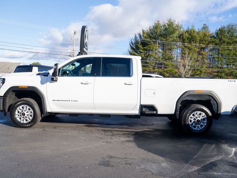 Used 2024 GMC Sierra 2500 SLE w/ SLE Convenience Package image 4