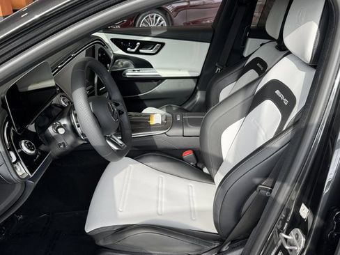 New 2026 Mercedes-Benz E 53 AMG e 4MATIC Sedan image 2