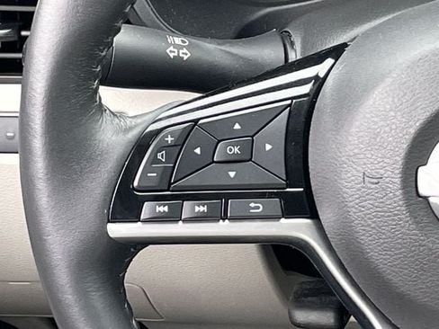 Used 2024 Nissan Altima 2.5 SL FWD image 13