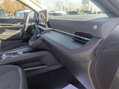 Used 2025 Ford Explorer ST image 36