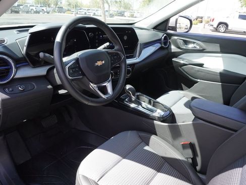Used 2024 Chevrolet Trax LT w/ Driver Confidence Package FWD image 20