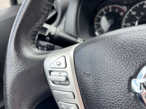 Used 2017 Nissan Versa Note SV FWD image 12