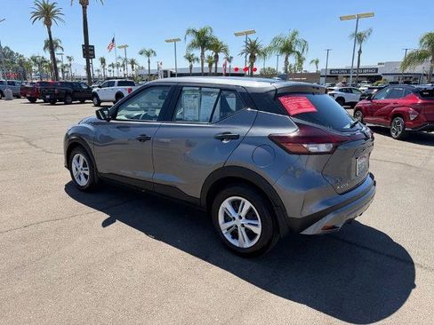 Certified 2025 Nissan Kicks Play S FWD image 4
