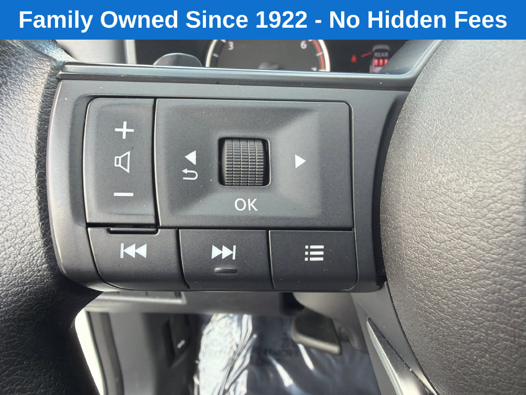 Used 2024 Nissan Rogue S AWD/4WD image 24