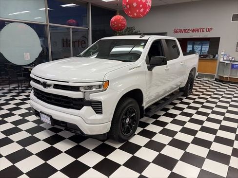 Used 2023 Chevrolet Silverado 1500 RST AWD/4WD image 3