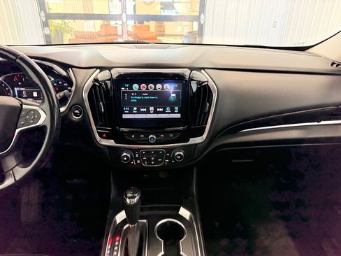 Used 2019 Chevrolet Traverse RS image 25