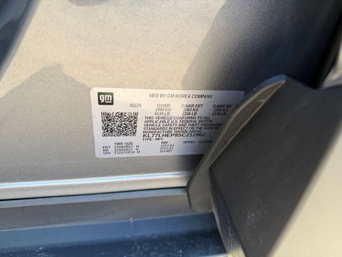 Used 2025 Chevrolet Trax LT image 27