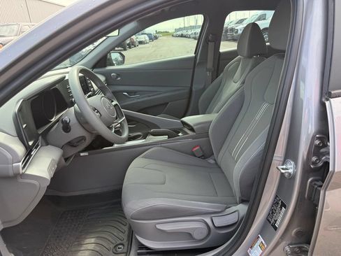 Used 2023 Hyundai Elantra SEL FWD image 5