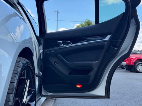 Used 2015 Porsche Panamera S RWD image 31