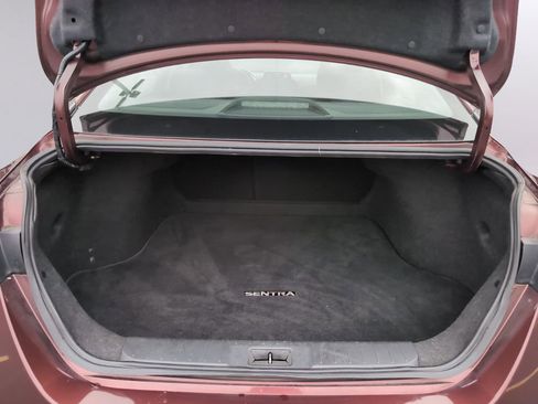 Used 2024 Nissan Sentra SV FWD image 9