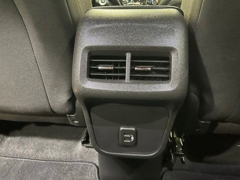 Used 2023 Chevrolet Equinox LT image 23