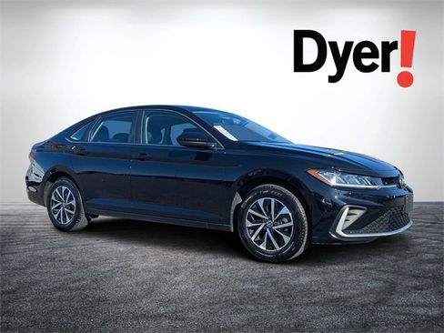 Used 2025 Volkswagen Jetta S image 1