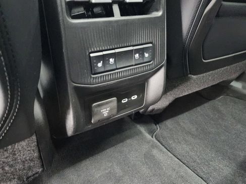 Used 2024 Jeep Wagoneer Launch Edition image 40