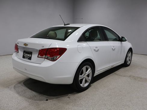 Used 2015 Chevrolet Cruze LT FWD image 2