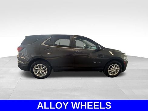 Used 2023 Chevrolet Equinox LT image 3