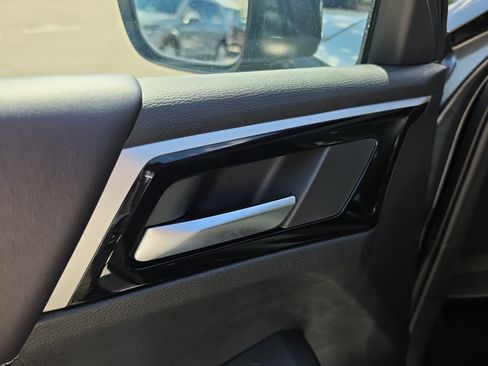 Used 2025 Mitsubishi Outlander SE FWD image 20