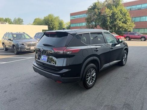 Used 2024 Nissan Rogue S AWD/4WD image 6