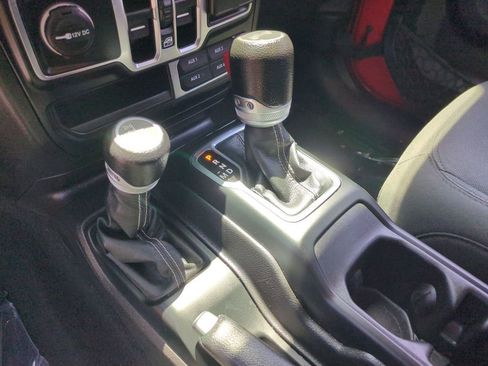 Used 2023 Jeep Wrangler Unlimited Sahara w/ Cold Weather Group AWD/4WD image 20