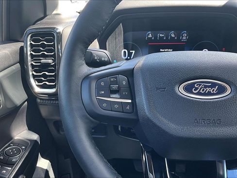 Used 2026 Ford Ranger Lariat w/ FX4 Off-Road Package AWD/4WD image 18