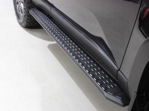 Used 2025 Toyota Land Cruiser image 17