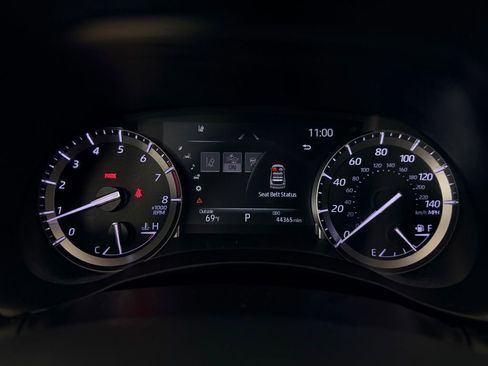 Used 2022 Toyota Highlander XLE FWD image 13