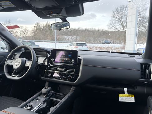 New 2025 Nissan Pathfinder Rock Creek image 15