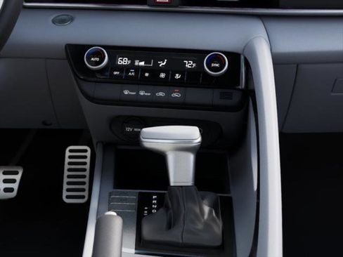 New 2025 Hyundai Elantra Sport image 14