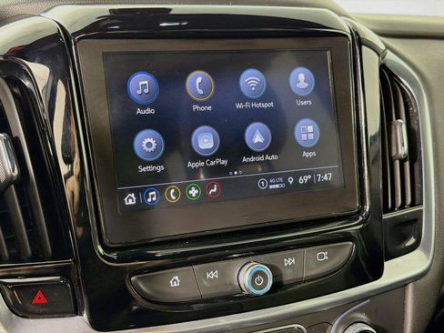 Used 2022 Chevrolet Traverse LT FWD image 19