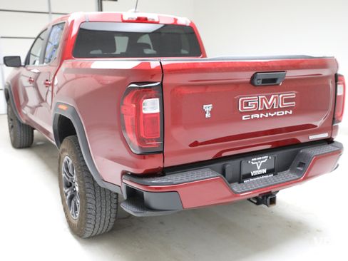 Used 2024 GMC Canyon Elevation image 2