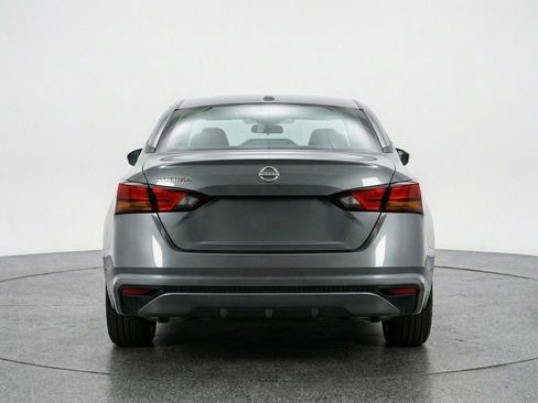 Used 2025 Nissan Altima 2.5 SV image 7