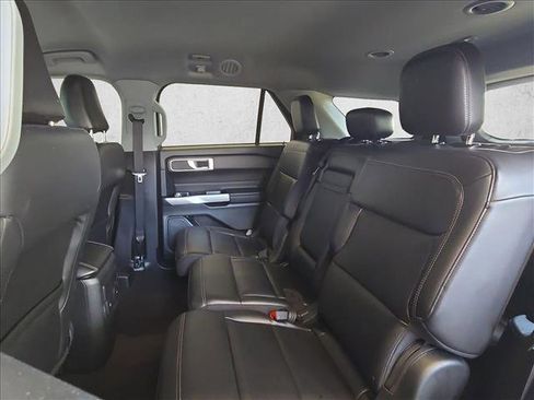 Used 2023 Ford Explorer XLT w/ Equipment Group 202A AWD/4WD image 16