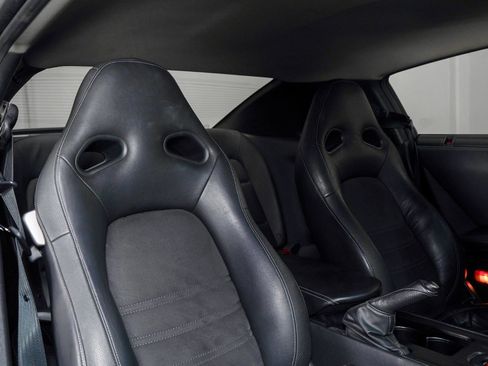 Used 2014 Nissan GT-R Premium image 28