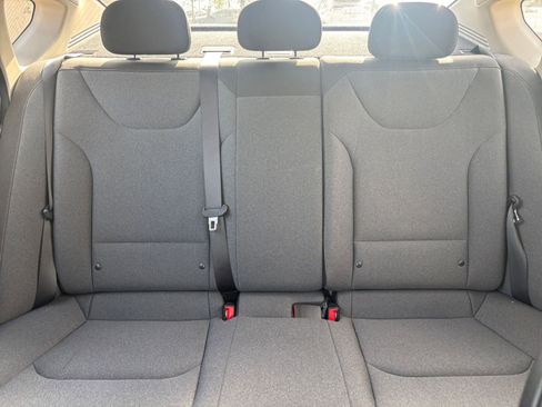 Used 2025 Kia K4 LXS image 37