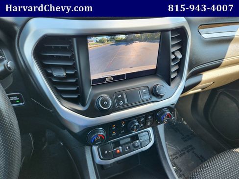 Used 2023 GMC Acadia SLE image 9