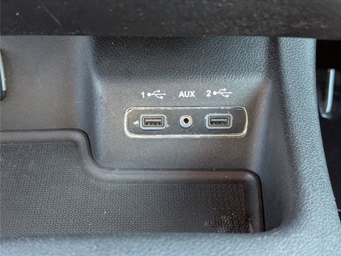 Used 2020 Dodge Durango SXT image 24