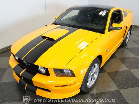 Used 2009 Ford Mustang GT Premium image 19