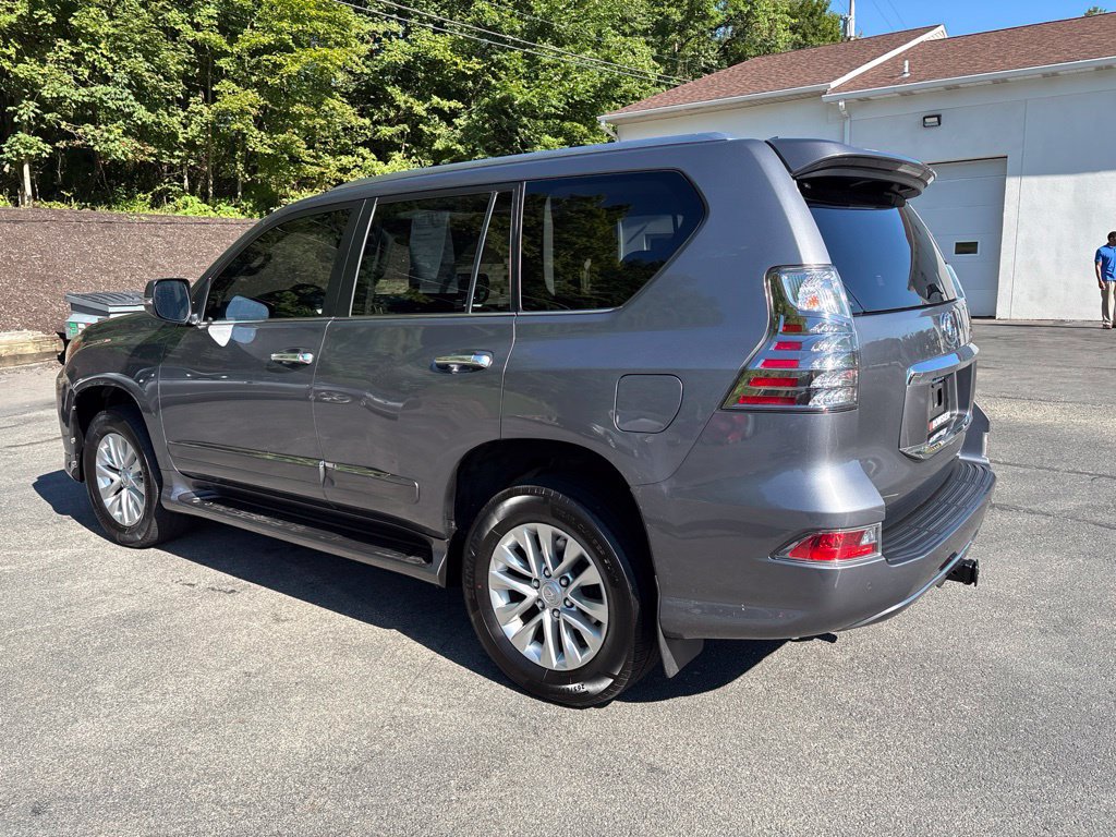 Used 2015 Lexus GX 460 w/ Premium Package AWD/4WD image 3