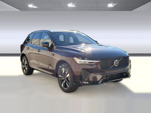 New 2026 Volvo XC60 B5 Core w/ Climate Package image 7
