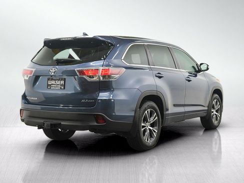 Used 2016 Toyota Highlander XLE AWD/4WD image 5