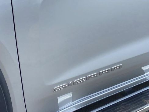 Used 2021 GMC Sierra 1500 SLT AWD/4WD image 27