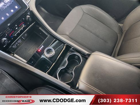 Used 2023 Jeep Grand Cherokee Laredo w/ Luxury Tech Group I AWD/4WD image 14
