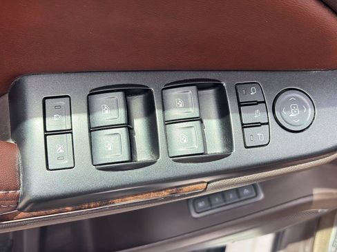 Used 2017 Chevrolet Tahoe Premier AWD/4WD image 32