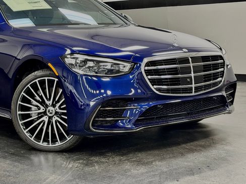 Used 2024 Mercedes-Benz S 580 4MATIC Sedan image 3