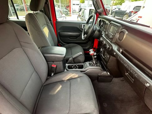 Used 2020 Jeep Wrangler Unlimited Sport AWD/4WD image 35