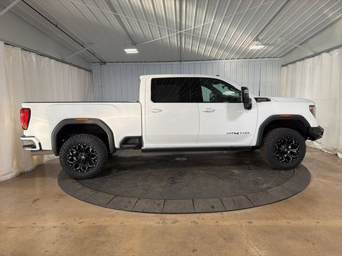 Used 2022 GMC Sierra 3500 AT4 w/ AT4 Preferred Package image 11