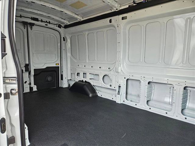 New 2026 Ford Transit 250 148 Medium Roof RWD image 8