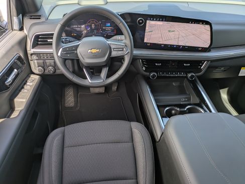 New 2026 Chevrolet Suburban LS RWD image 19