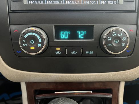 Used 2006 Buick Lucerne CXS w/ Driver Confidence Package FWD image 20