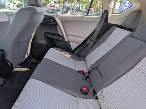 Used 2013 Toyota RAV4 LE FWD image 16