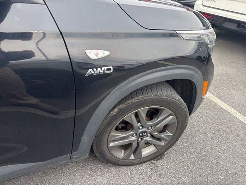 Used 2021 Kia Seltos LX image 28